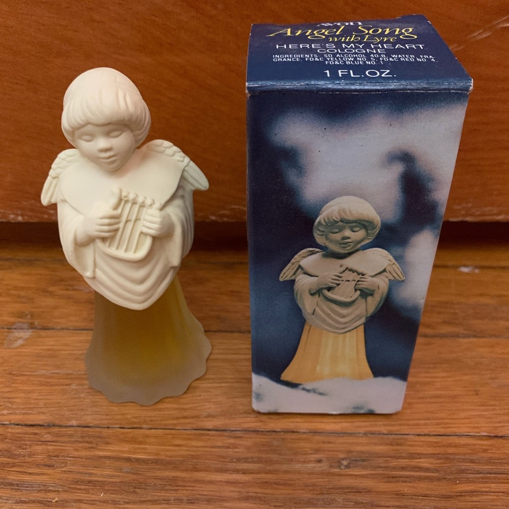Vintage 1970's Avon Angel Song w Lyre Harp Charisma Fragrance Cologne in Box